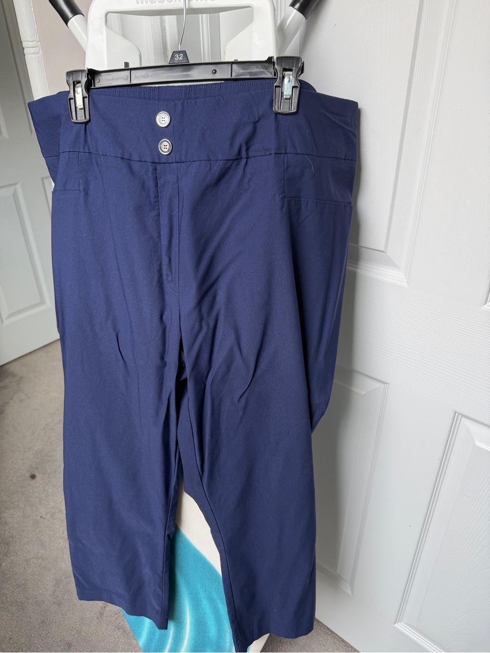 New York & Company Navy Capri Pants — Size 3X